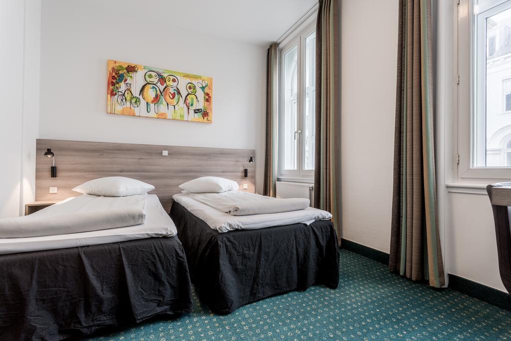 Good Morning Star Hotel
